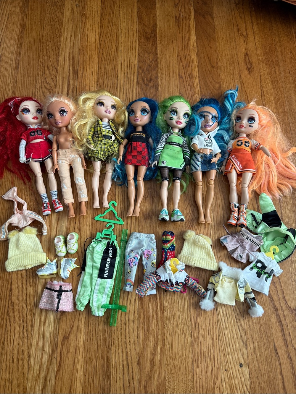 7 Rainbow High Doll lot, cheerleader, clothes
